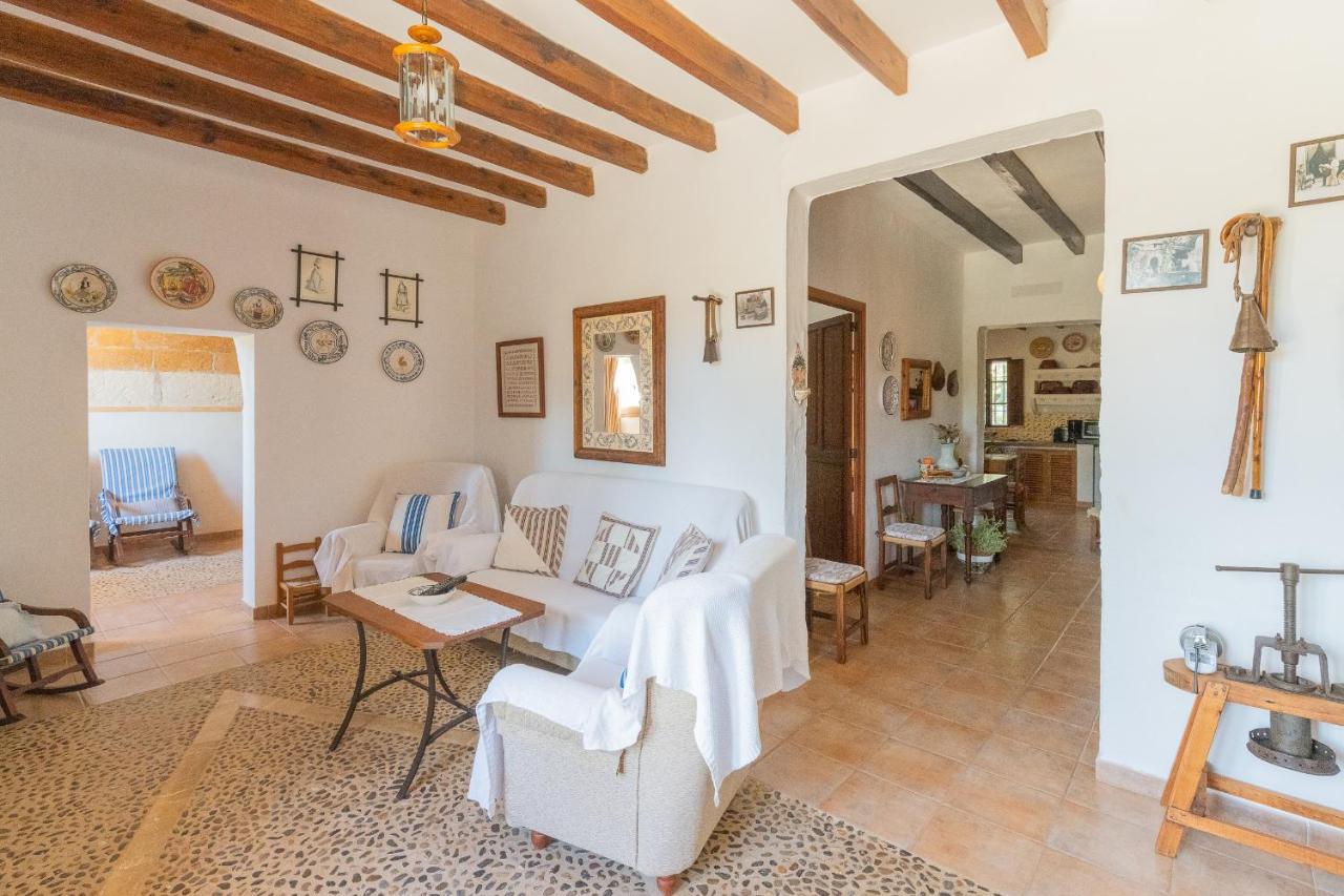 Murtera- Traditional Country Manor House For 9 People 5 Bedrooms And 4 Bathrooms Near Sant Llorenc