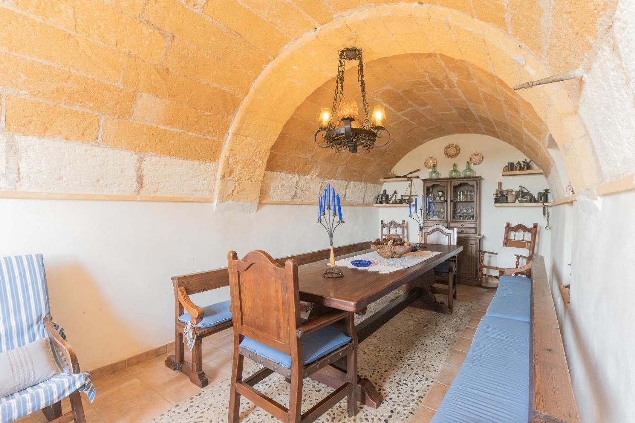 Murtera- Traditional Country Manor House For 9 People 5 Bedrooms And 4 Bathrooms Near Sant Llorenc
