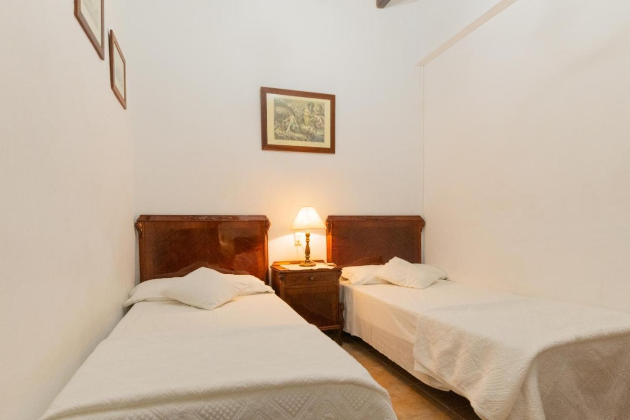 Murtera- Traditional Country Manor House For 9 People 5 Bedrooms And 4 Bathrooms Near Sant Llorenc Vakantiehuis *